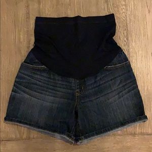 Maternity shorts